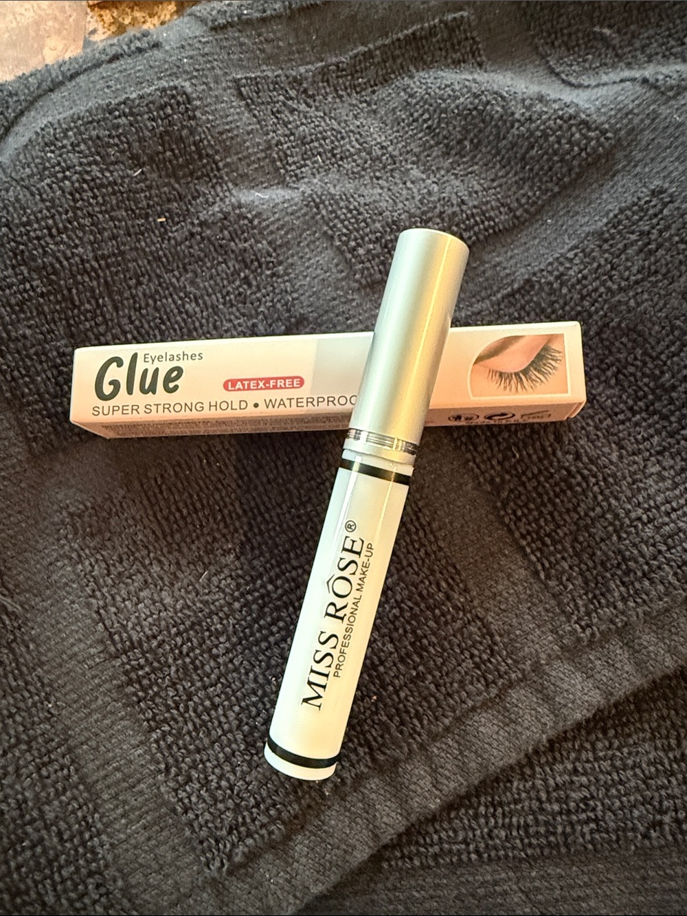 White Eyelash Glue – Waterproof, Super Strong Hold